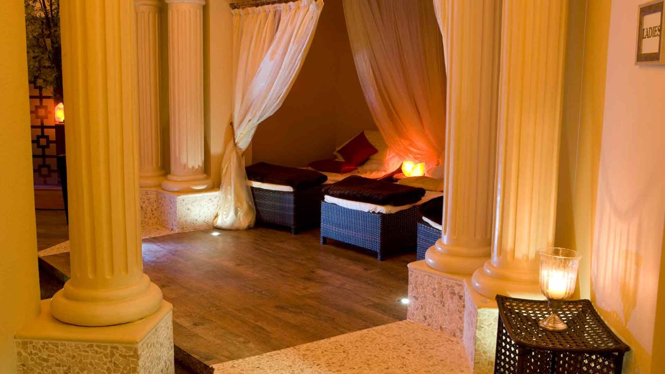 Our award-winning Revas Spa is the perfect place to relax, enjoy our thermal suite experience and treat yourself to one of our luxurious treatments.