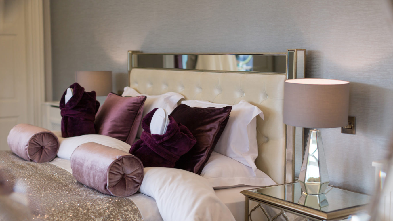 Suite_close up bed 1920 x 1080_