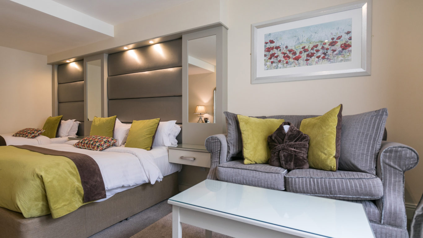 business guest room_