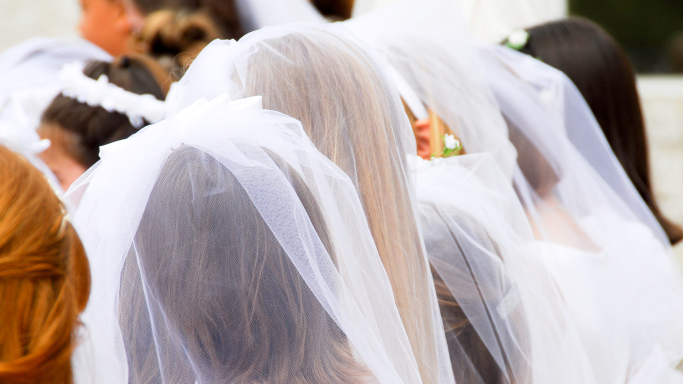 communion girls istock1920 x 1080__edited-1